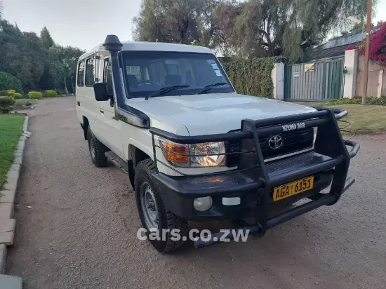 Picture of Toyota Land Cruiser 2016