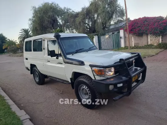 Picture of Toyota Land Cruiser 2016