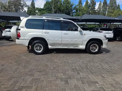 Picture of Toyota Land Cruiser 2004
