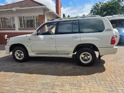 Picture of Toyota Land Cruiser 2004