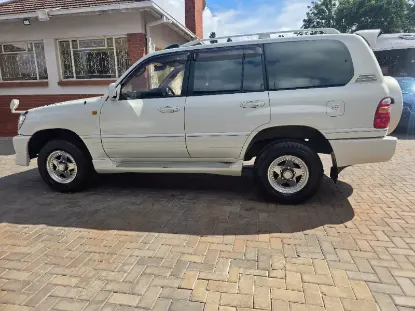 Picture of Toyota Land Cruiser 2004