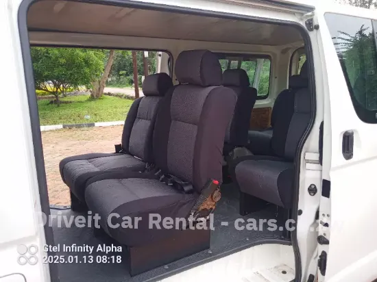 Picture of Toyota Hiace 10 seater (baby quantum)
