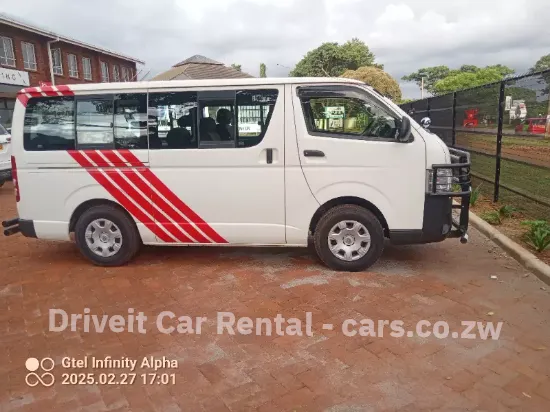 Picture of Toyota Hiace 10 seater (baby quantum)