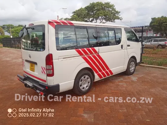 Picture of Toyota Hiace 10 seater (baby quantum)