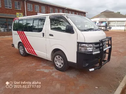 Picture of Toyota Hiace 10 seater (baby quantum)