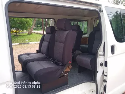 Picture of Toyota Hiace 10 seater (baby quantum)