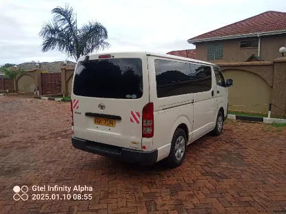 Picture of Toyota Hiace 10 seater (baby quantum) $100