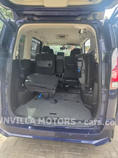 Picture of Nissan Serena 2017