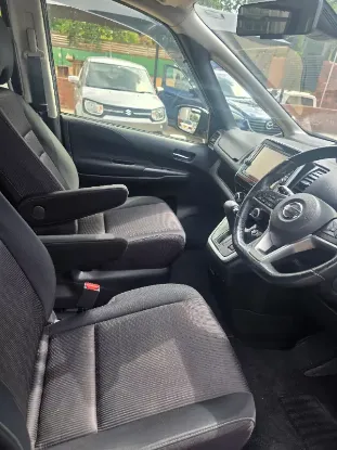 Picture of Nissan Serena 2017