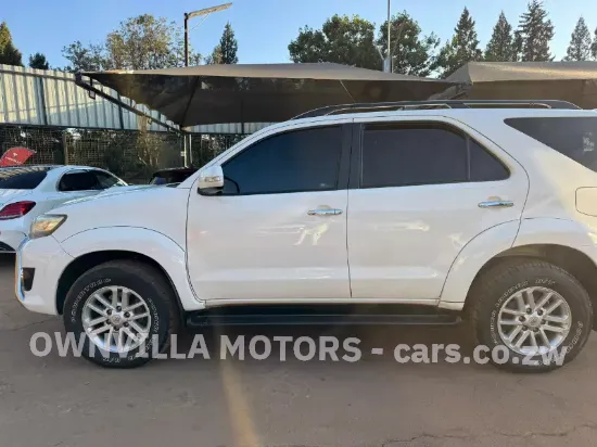 Picture of Toyota Fortuner 2015