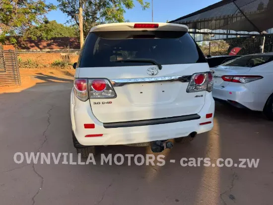 Picture of Toyota Fortuner 2015