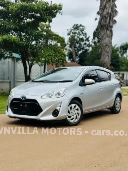 Picture of Toyota Aqua 2015