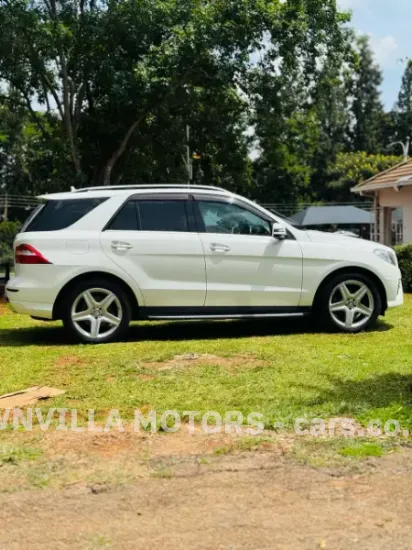 Picture of Mercedes Benz ML-Class 2016
