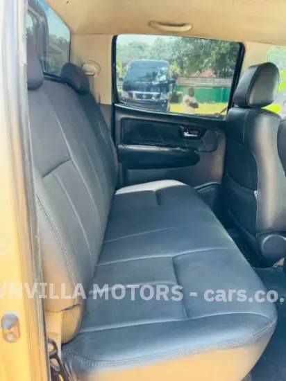 Picture of Toyota Hilux 2012