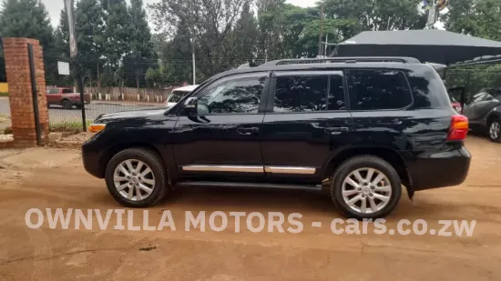 Picture of Toyota Land Cruiser 2015