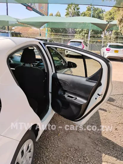 Picture of Toyota Aqua Hybrid 2018