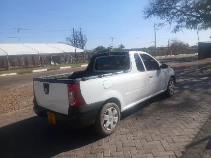Picture of Nissan NP200 2017