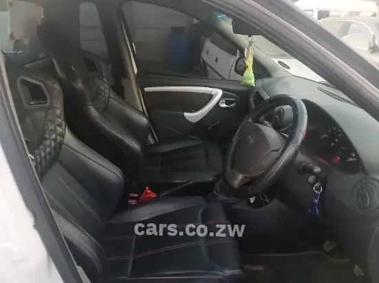 Picture of Nissan NP200 2017