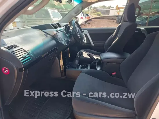 Picture of Toyota Land Cruiser 2016