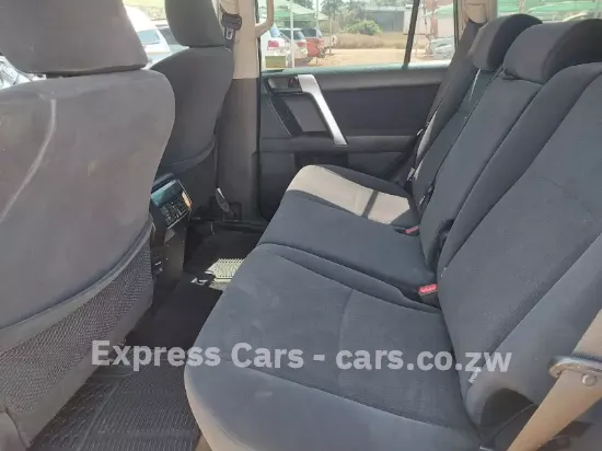 Picture of Toyota Land Cruiser 2016