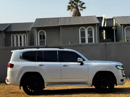 Picture of Toyota Land Cruiser 2023