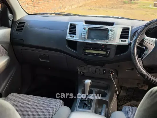 Picture of Toyota Hilux 2013