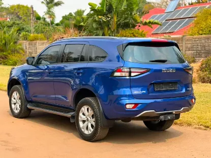 Picture of Isuzu Mu-X 2023