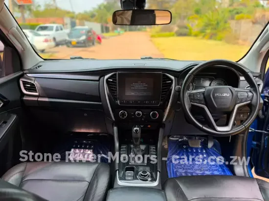 Picture of Isuzu Mu-X 2023