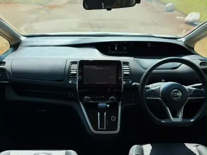 Picture of Nissan Serena 2017