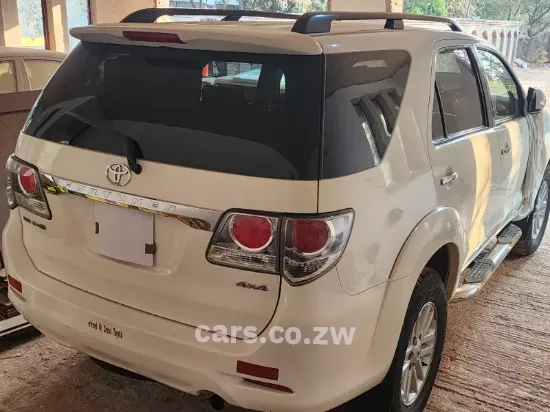 Picture of Toyota Fortuner 2014
