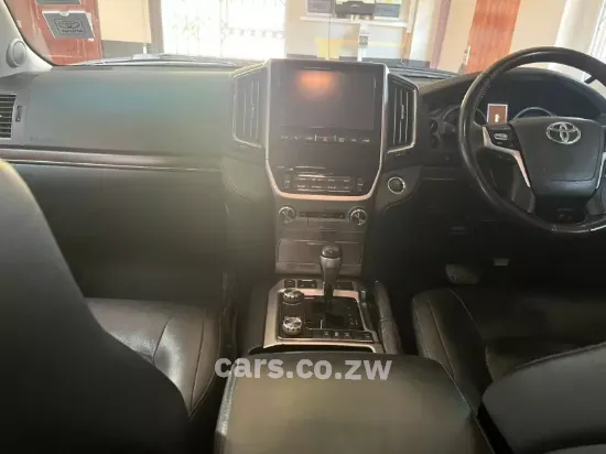 Picture of Toyota Land Cruiser 2021