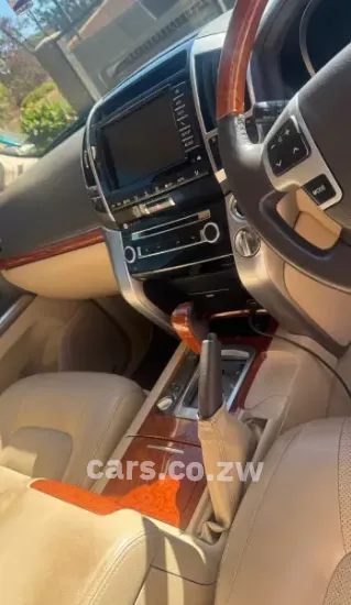 Picture of Toyota Land Cruiser 2014