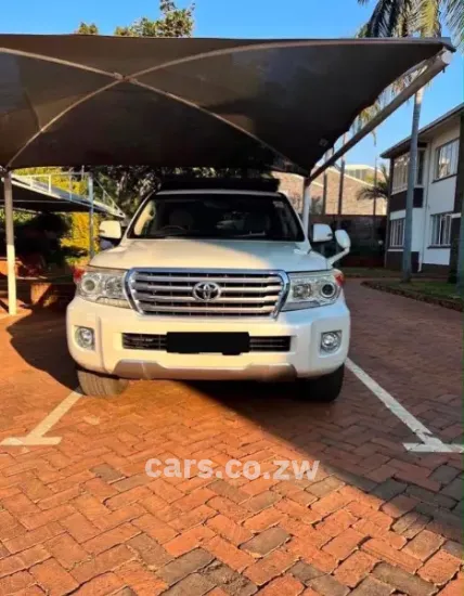 Picture of Toyota Land Cruiser 2014