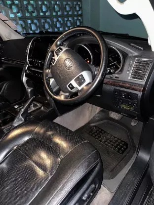 Picture of Toyota Land Cruiser 2013