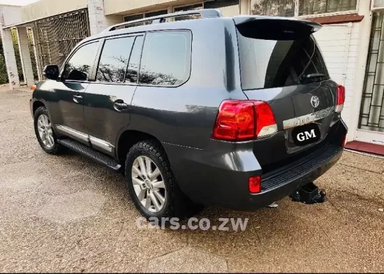 Picture of Toyota Land Cruiser 2013