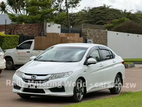 Picture of Honda Grace 2016