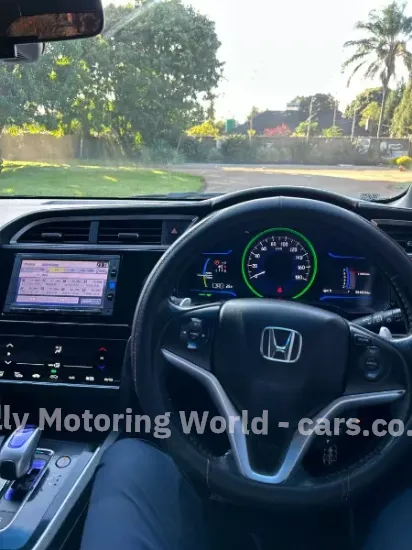 Picture of Honda Fit Shuttle 2017