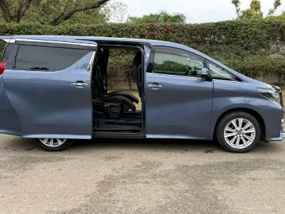 Picture of Toyota Alphard 2016