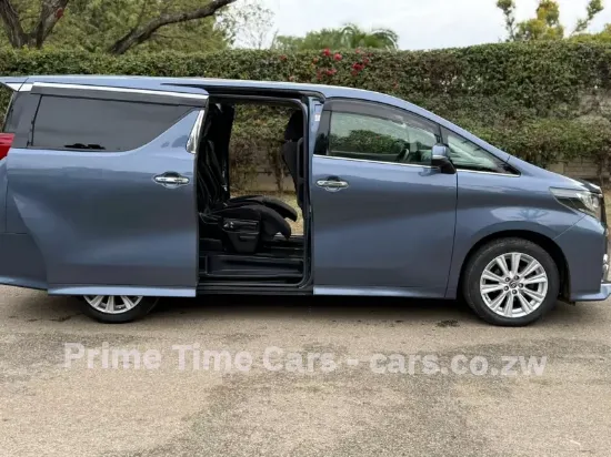 Picture of Toyota Alphard 2016