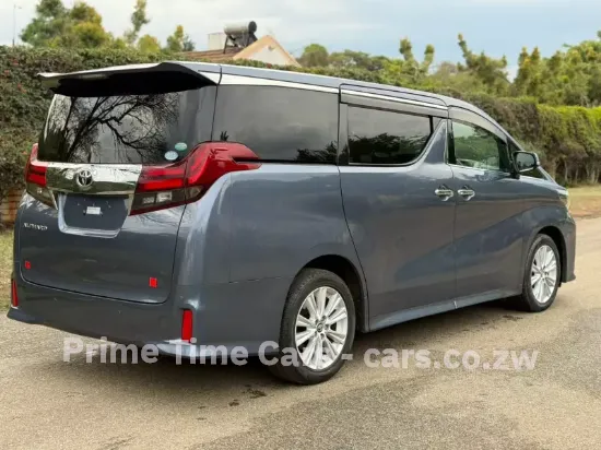Picture of Toyota Alphard 2016