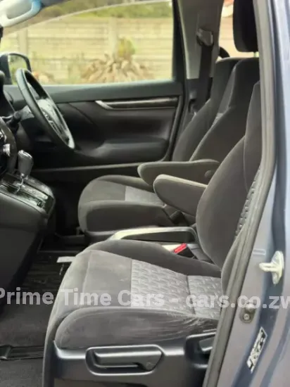 Picture of Toyota Alphard 2016