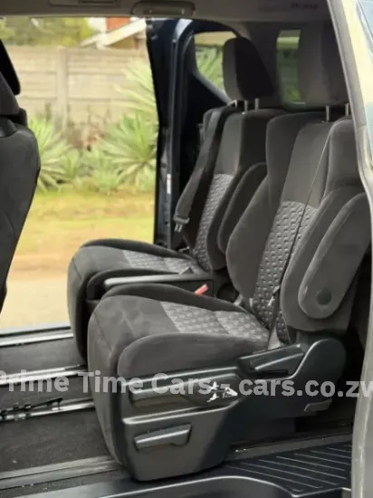 Picture of Toyota Alphard 2016