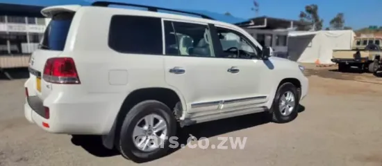 Picture of Toyota Land Cruiser 2012