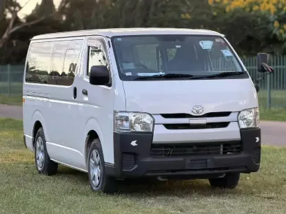 Picture of Toyota Quantum 2020