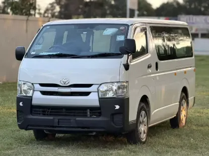 Picture of Toyota Quantum 2020
