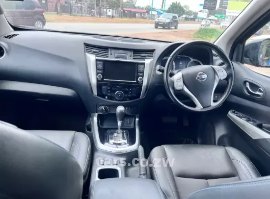 Picture of Nissan Navara 2020