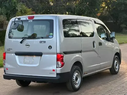 Picture of Nissan NV200 2016