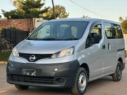 Picture of Nissan NV200 2016