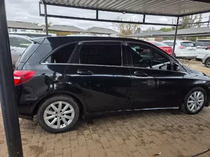Picture of Mercedes Benz B-Class 2015