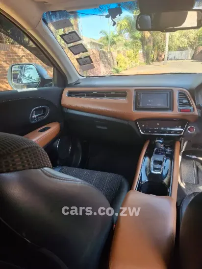 Picture of Honda Vezel 2014